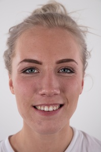 1. Download full pics of Rozalie (21) from czechcasting.com