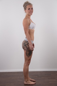 5. Download full pics of Rozalie (21) from czechcasting.com