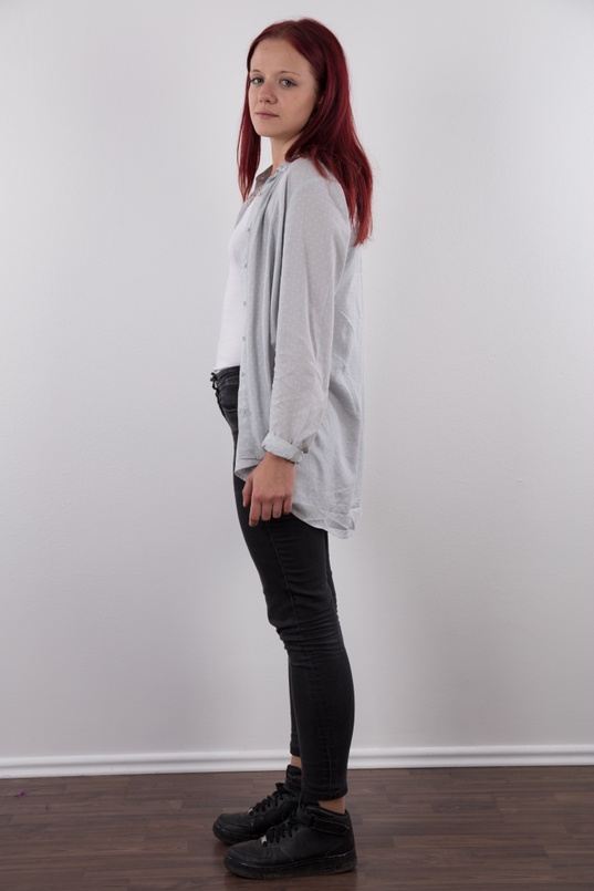 4. Download full pics of Natalie (19) from czechcasting.com