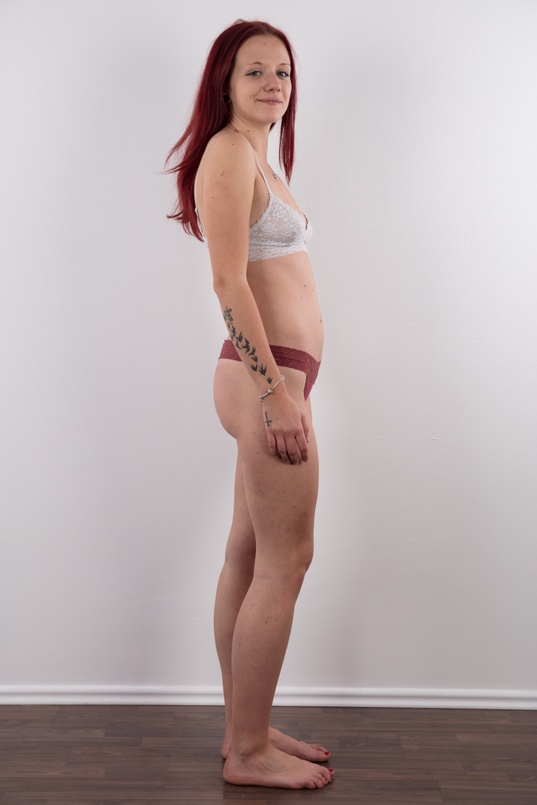 6. Download full pics of Natalie (19) from czechcasting.com