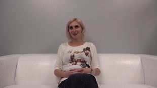 1. Download full pics of Veronika (35) from czechcasting.com