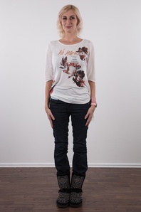 2. Download full pics of Veronika (35) from czechcasting.com