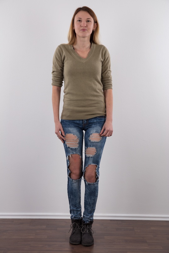 2. Download full pics of Tatana (21) from czechcasting.com