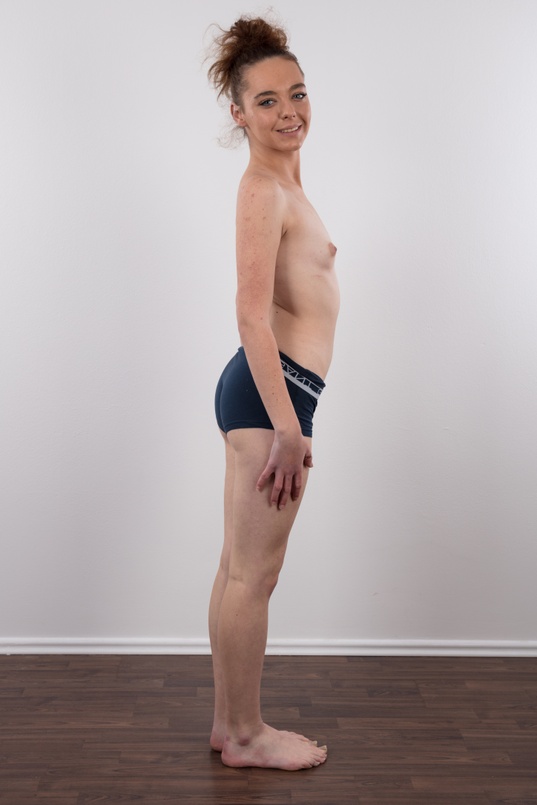 10. Download full pics of Kristyna (19) from czechcasting.com