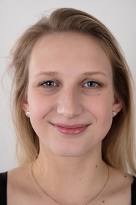 1. Download full pics of Kristyna (18) from czechcasting.com