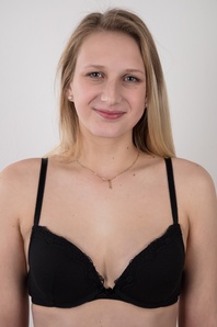 8. Download full pics of Kristyna (18) from czechcasting.com