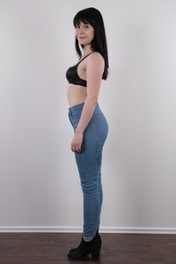 4. Download full pics of Karolina (22) from czechcasting.com