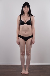 6. Download full pics of Karolina (22) from czechcasting.com