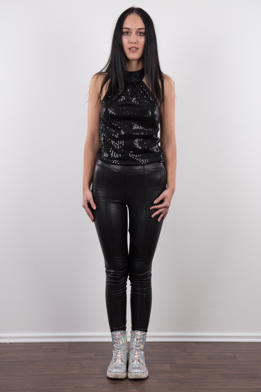 2. Download full pics of Lucie (19) from czechcasting.com