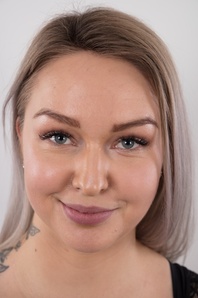 1. Download full pics of Kristyna (22) from czechcasting.com