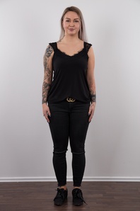 2. Download full pics of Kristyna (22) from czechcasting.com