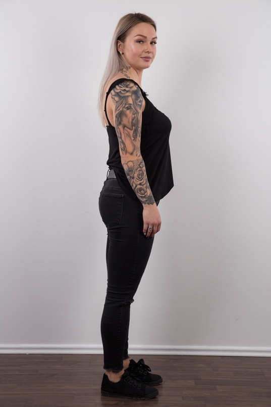 3. Download full pics of Kristyna (22) from czechcasting.com