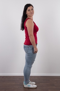 3. Download full pics of Jana (33) from czechcasting.com