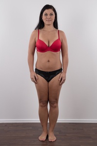 6. Download full pics of Jana (33) from czechcasting.com