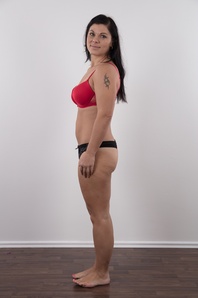 8. Download full pics of Jana (33) from czechcasting.com