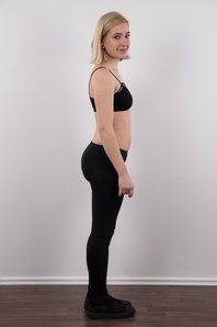 4. Download full pics of Nikola (18) from czechcasting.com