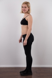 5. Download full pics of Nikola (18) from czechcasting.com