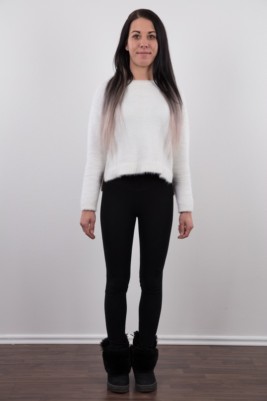 2. Download full pics of Drahomira (27) from czechcasting.com