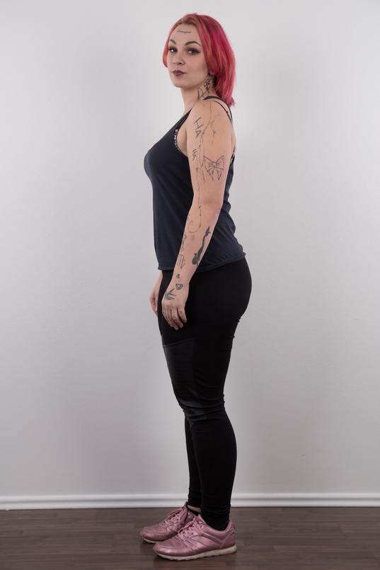 3. Download full pics of Kristyna (21) from czechcasting.com