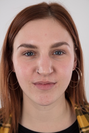 1. Download full pics of model Klara (21) from czechcasting.com