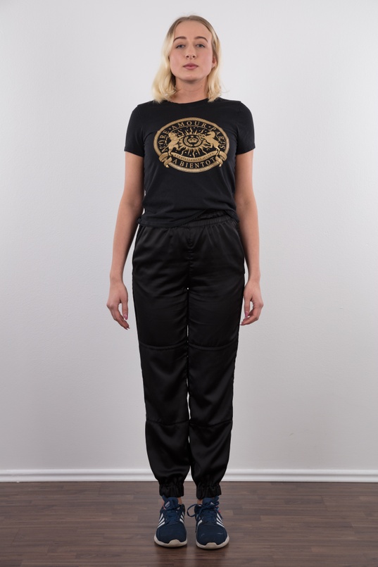 2. Download full pics of Radka (18) from czechcasting.com