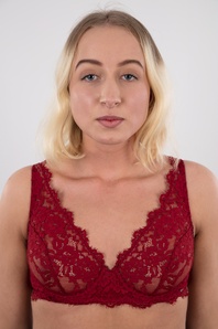 4. Download full pics of Radka (18) from czechcasting.com