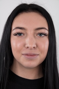 1. Download full pics of Veronika (21) from czechcasting.com