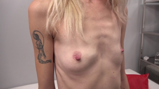 4. Download full pics of Petra (31) from czechcasting.com