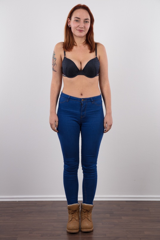 3. Download full pics of Nikola (20) from czechcasting.com