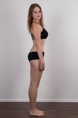 8. Download full pics of model Kristyna (18) from czechcasting.com
