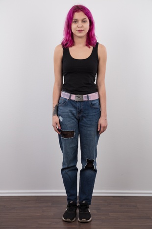 2. Download full pics of model Tereza (18) from czechcasting.com