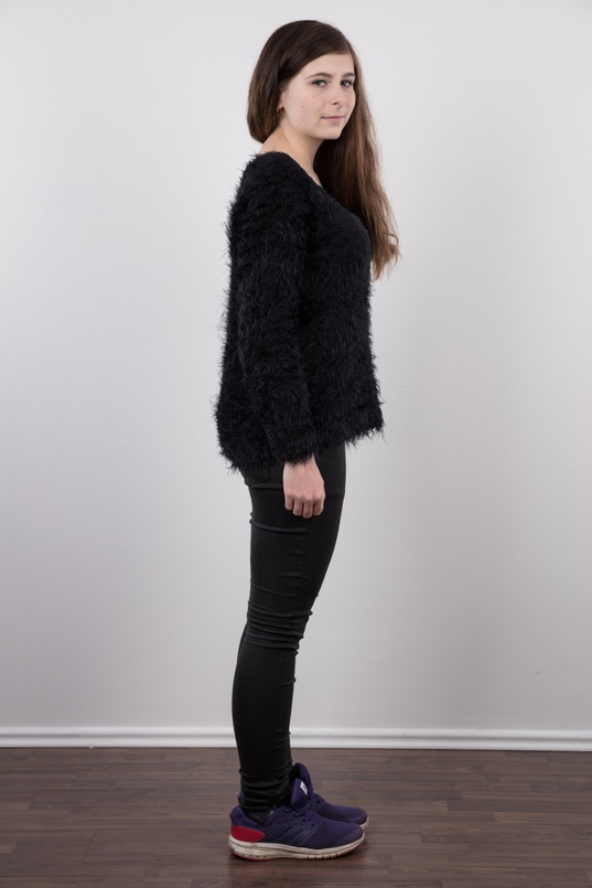 3. Download full pics of Michaela (21) from czechcasting.com