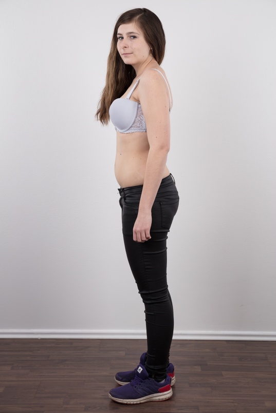 7. Download full pics of Michaela (21) from czechcasting.com