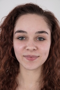 1. Download full pics of Andrea (18) from czechcasting.com