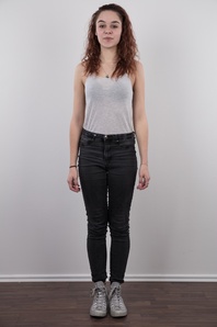 2. Download full pics of Andrea (18) from czechcasting.com