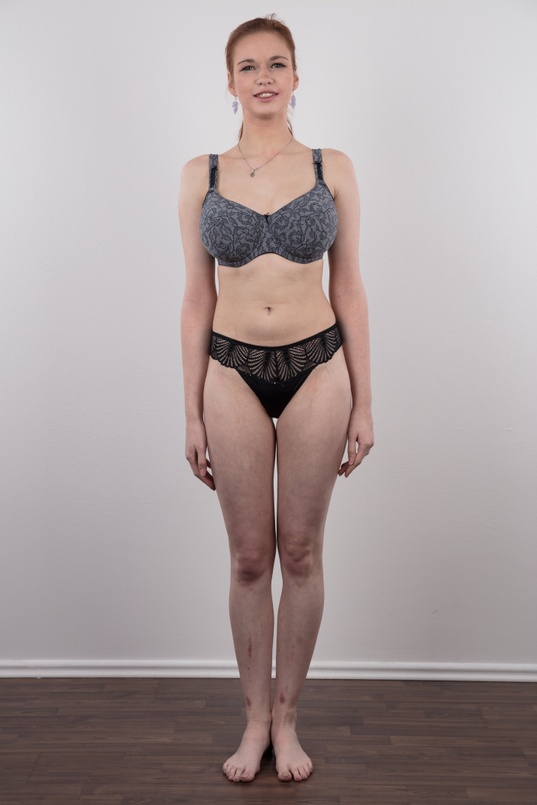 5. Download full pics of Nada (18) from czechcasting.com