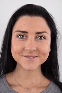 1. Download full pics of Tereza (24) from czechcasting.com