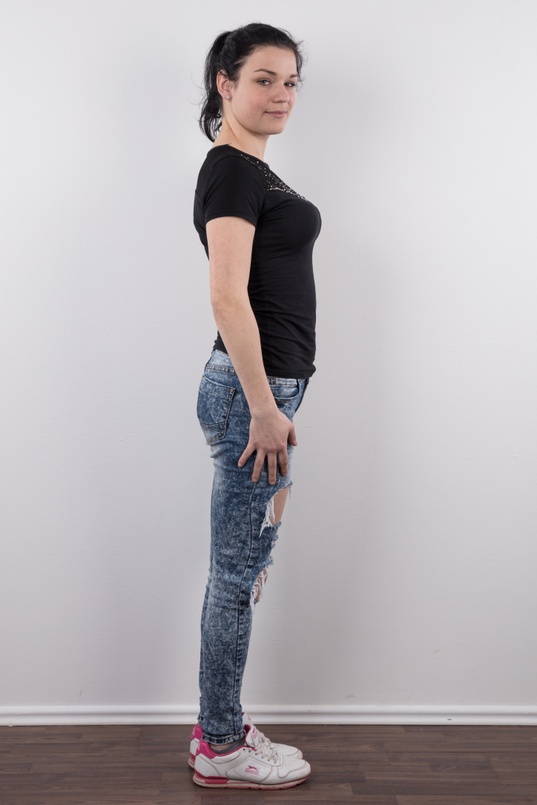 1. Download full pics of Monika (22) & Tomas from czechcasting.com