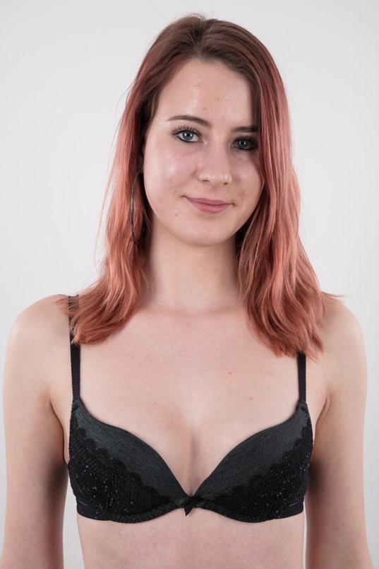 5. Download full pics of Kristyna (21) from czechcasting.com