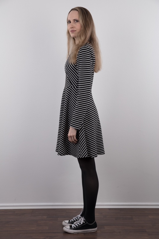 4. Download full pics of Julie (39) from czechcasting.com