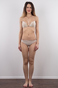 6. Download full pics of Michaela (29) from czechcasting.com