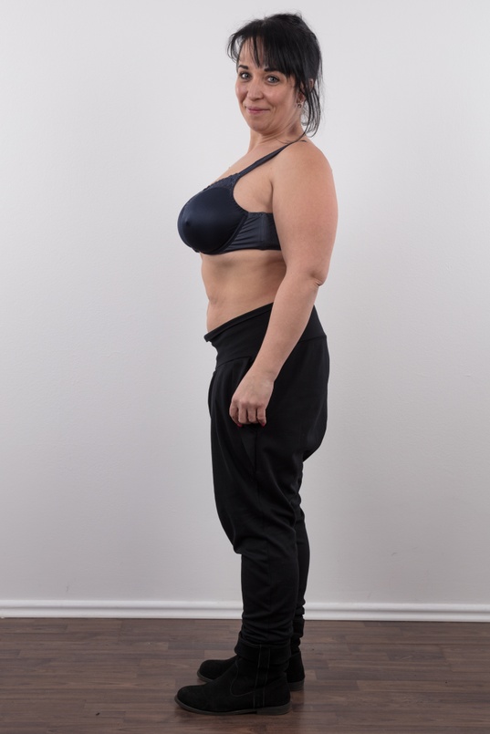 6. Download full pics of Marie (39) & Milan from czechcasting.com