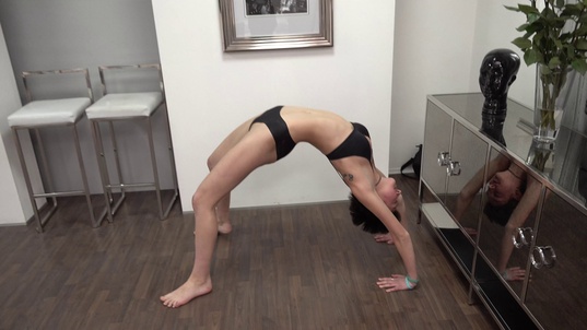 2. Download full pics of Michaela (18) from czechcasting.com