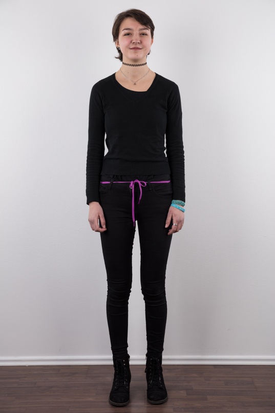 2. Download full pics of Michaela (18) from czechcasting.com