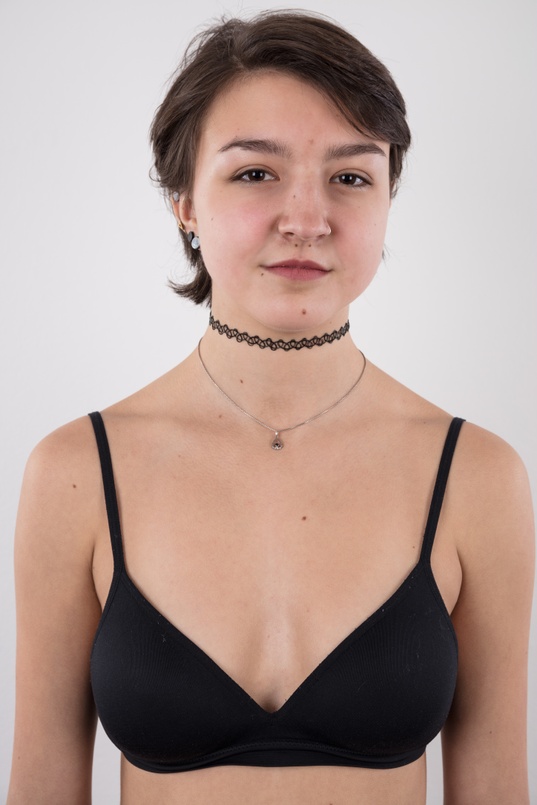 5. Download full pics of Michaela (18) from czechcasting.com