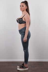 5. Download full pics of Adela (20) from czechcasting.com