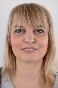 1. Download full pics of Martina (42) from czechcasting.com