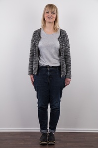 2. Download full pics of Martina (42) from czechcasting.com