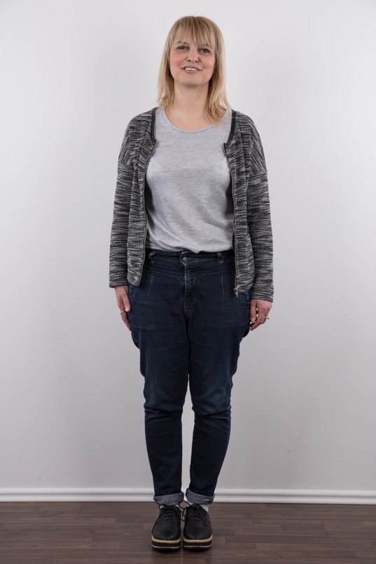 2. Download full pics of Martina (42) from czechcasting.com