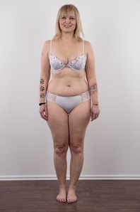 7. Download full pics of Martina (42) from czechcasting.com